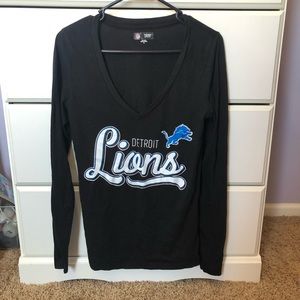 Lions long sleeve shirt.